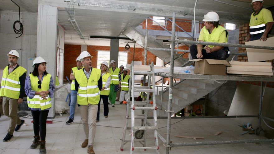 El consejero de Educación, Sergio Silva, visita las obras de ampliación del IES Lope de Vega en Santa María de Cayón