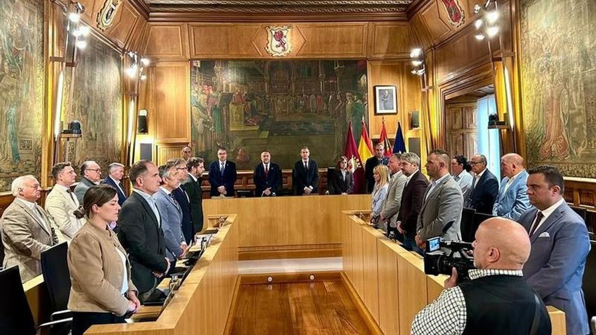 Consternación y muestras de duelo en León por la tragedia ferroviaria en Toledo