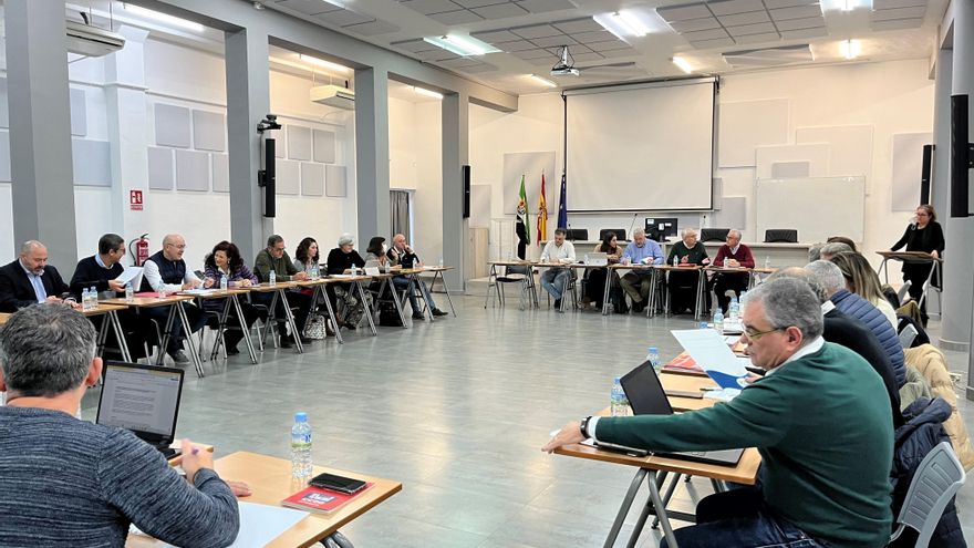 Un momento de la reunión Gobierno regional-sindicatos para decidir la oferta de empleo 2022 en el sector de administración general