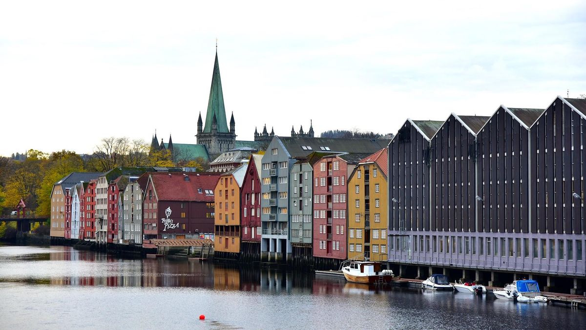 Antiguos muelles del Río Nidelva.