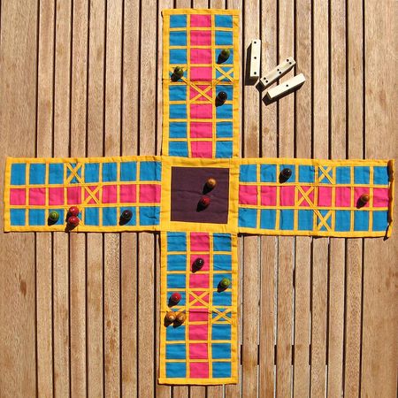 Tablaro del pachisi, juego originario de la India.