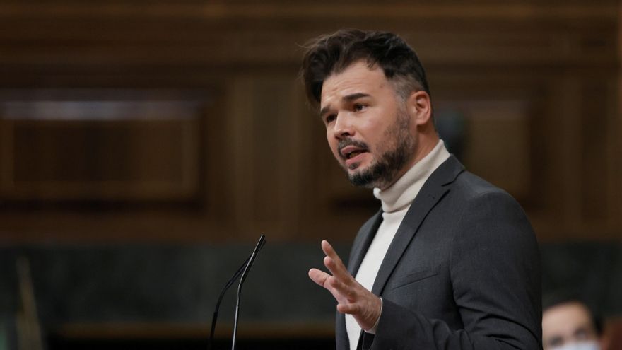 El portavoz parlamentario de ERC, Gabriel Rufián durante su intervención. EFE/ Emilio Naranjo