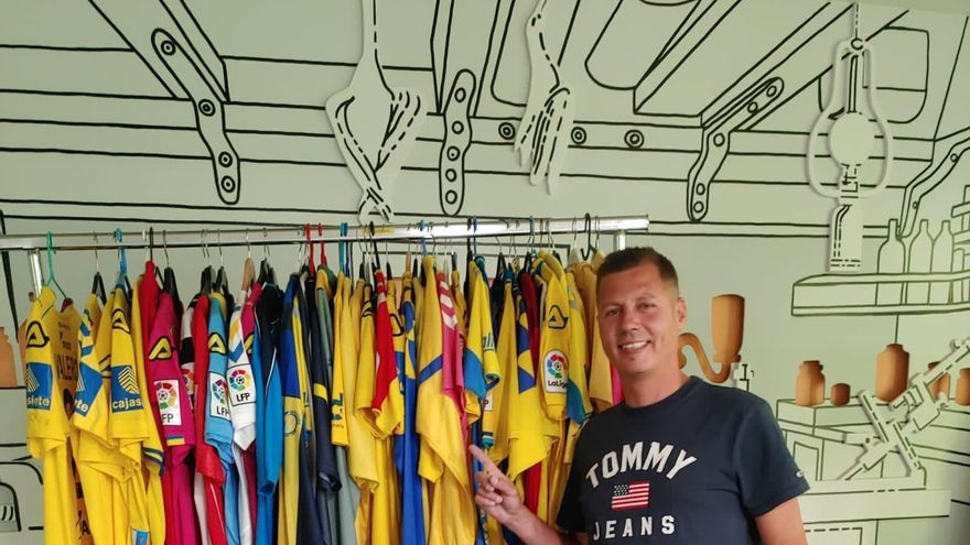 El Museo Elder repasa la historia de la UD Las Palmas a través de sus camisetas