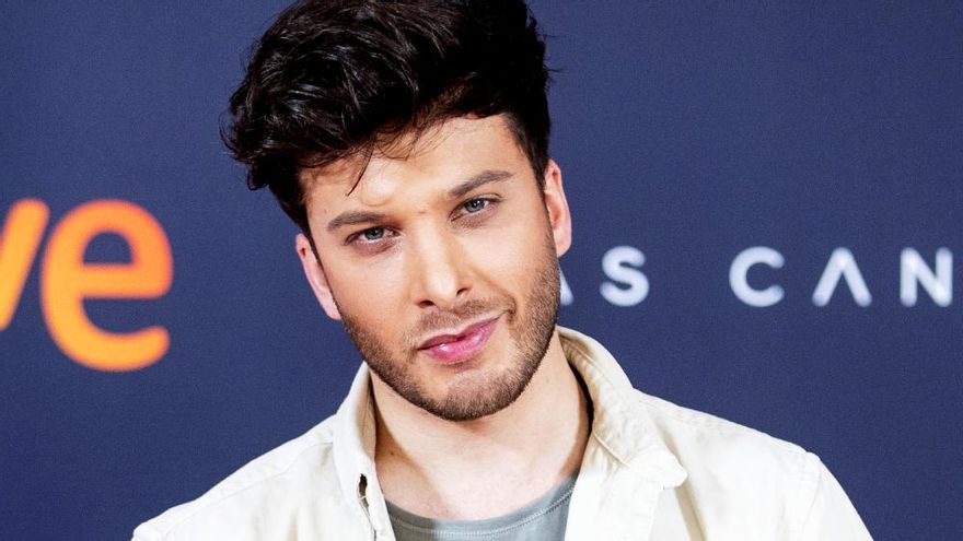 Blas Cantó apunta al ministro Uribes para lamentar que vacunen para la Eurocopa, pero no para Eurovisión