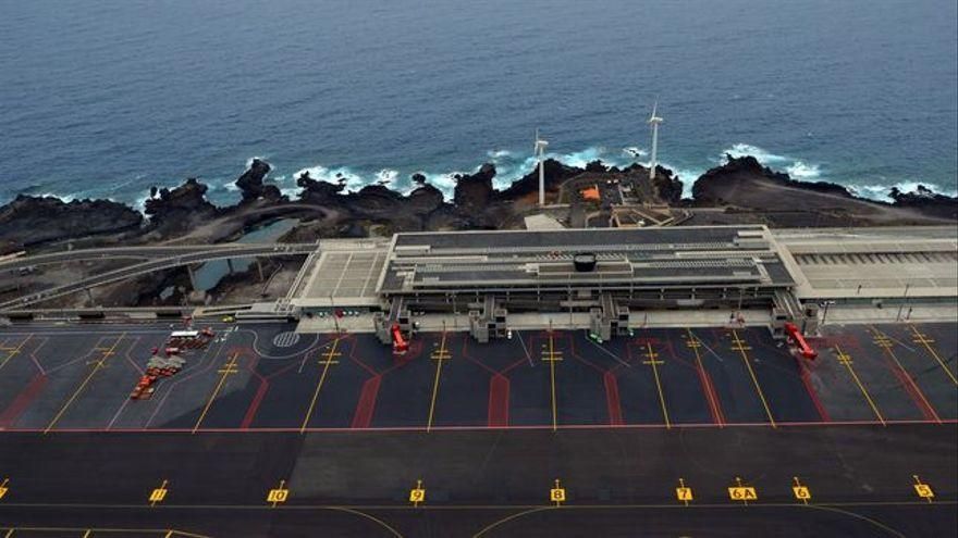 Aena invierte 9 millones en regenerar la pista del Aeropuerto de La Palma y mejorar los sistemas de ayudas visuales