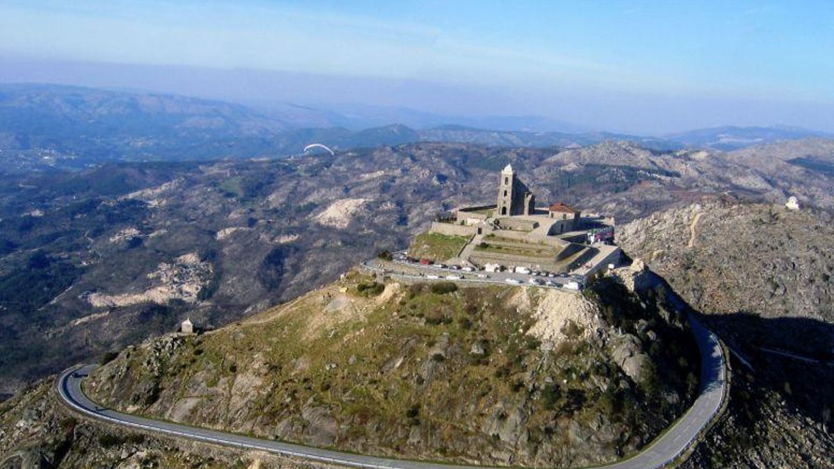 La villa medieval del norte de Portugal coronada por un santuario que es todavía un lugar de peregrinación