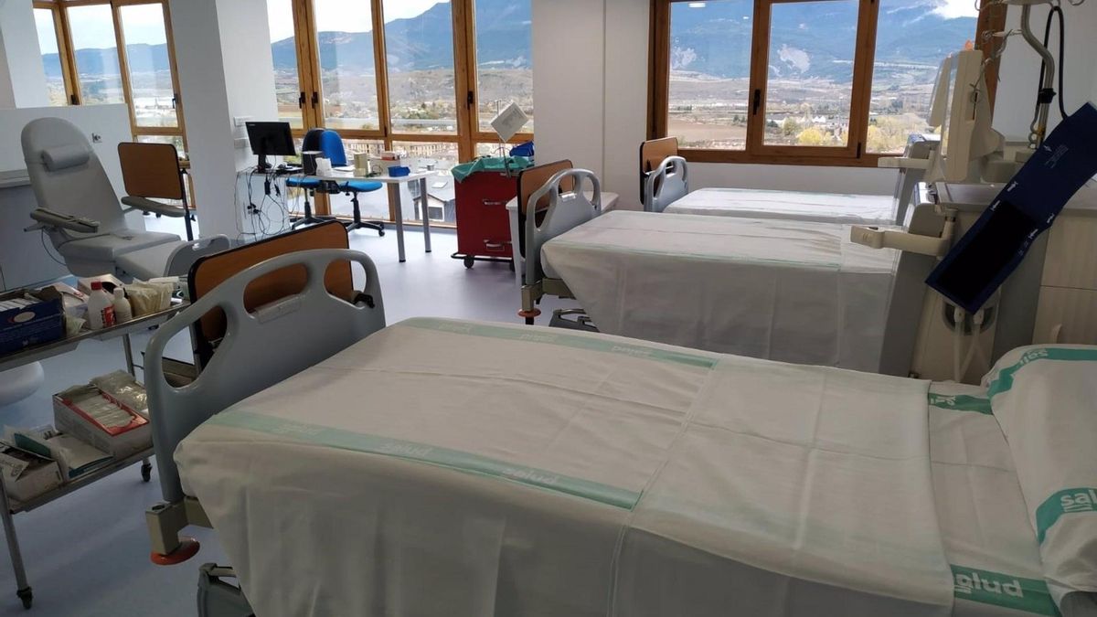 Aragón cerrará casi 700 camas hospitalarias este verano.