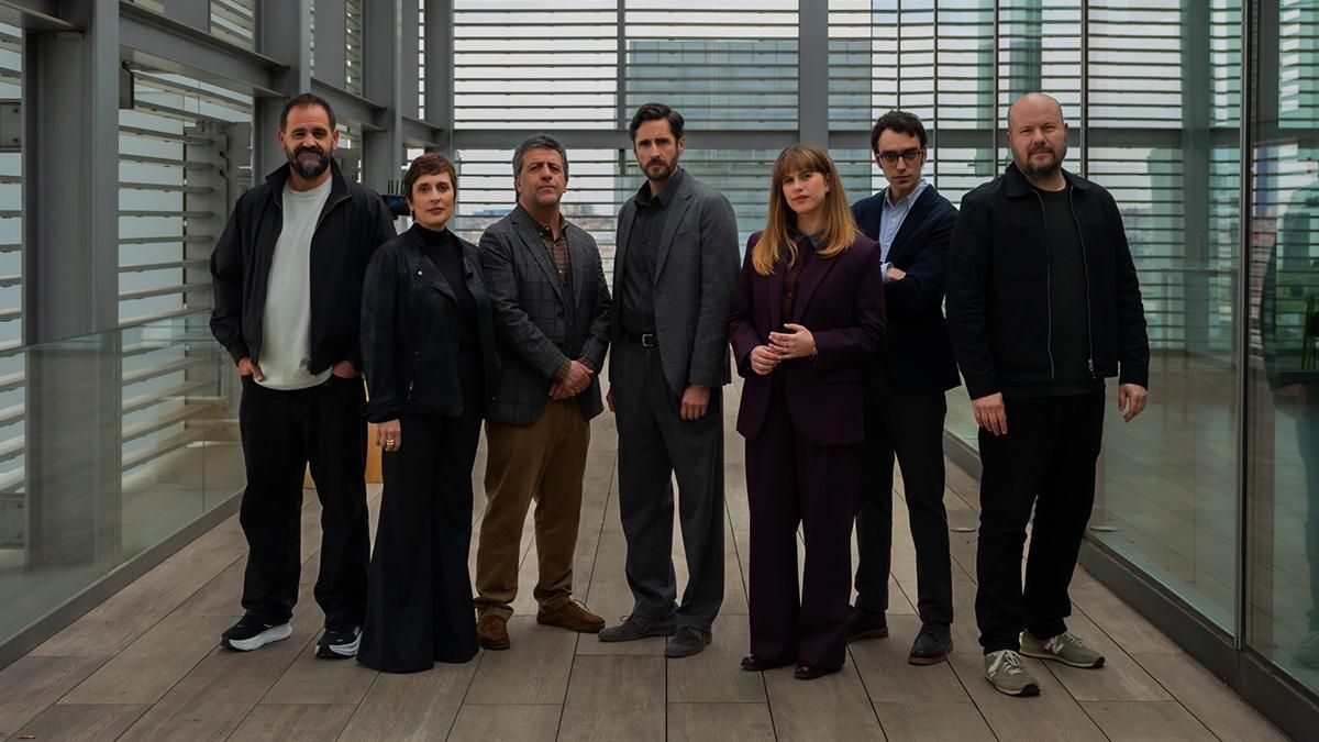 David Moreno y David Ulloa, junto a los protagonistas de 'El Centro'