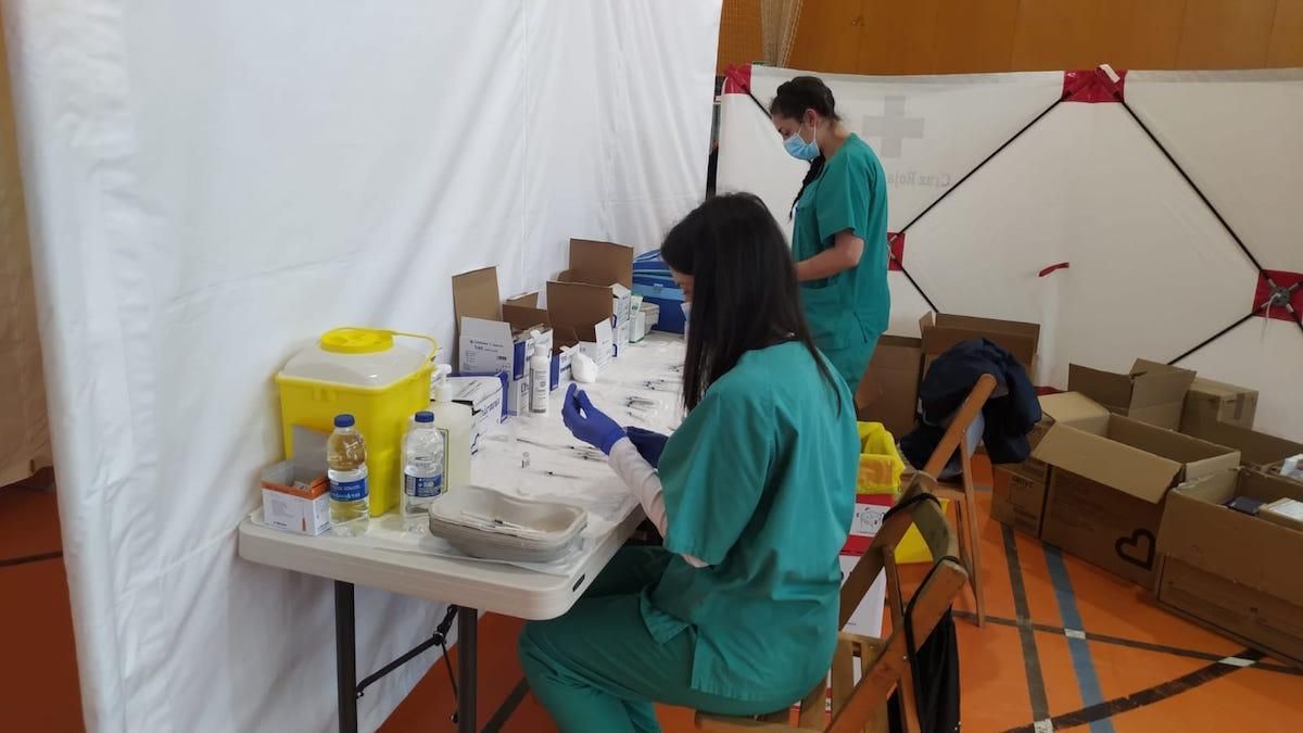 Alertan de un "deterioro progresivo" de la salud emocional de los profesionales sanitarios: más de 100 pidieron apoyo en 2025