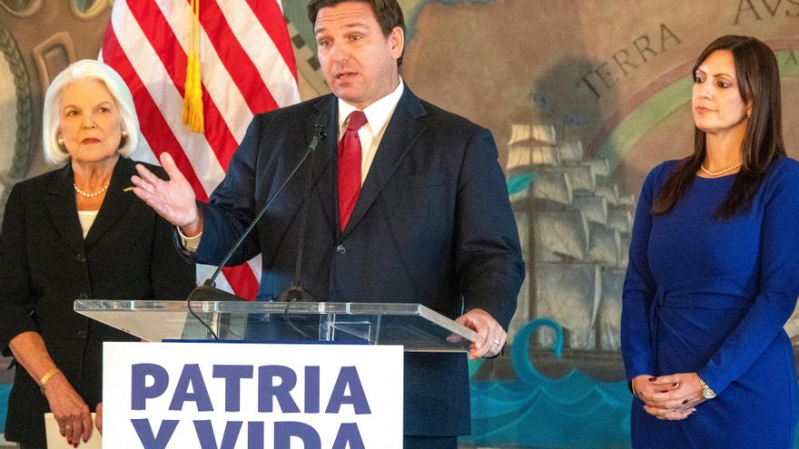 Florida redobla una demanda contra el Gobierno por liberar migrantes en la frontera