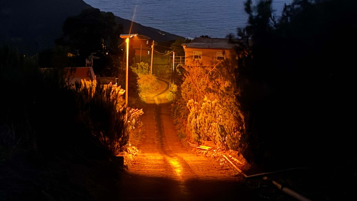 Puntallana instala 34 farolas fotovoltaicas en distintos puntos del municipio