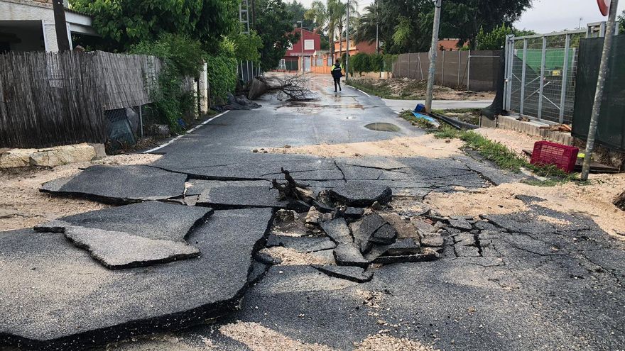 Rotura en un camino rural en Huerta de Molina