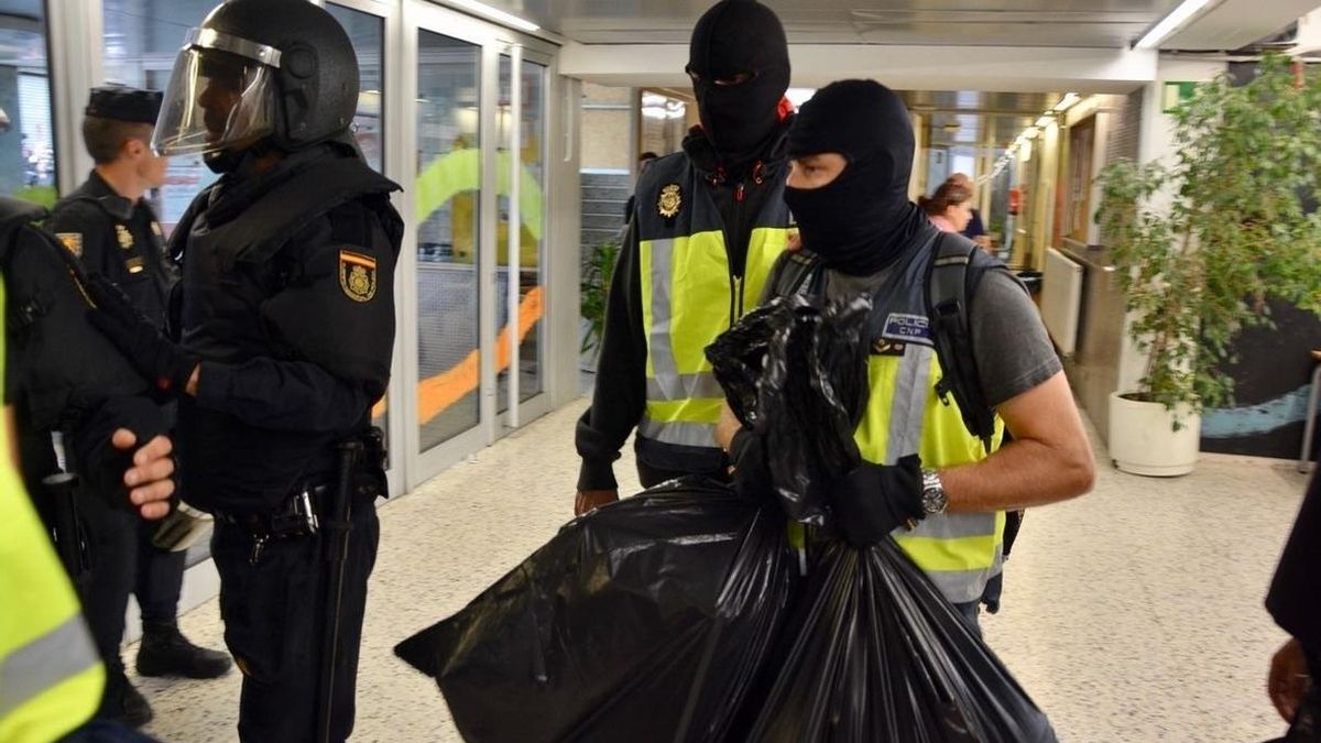 Ciudadanos propone una condecoración para los policías y guardias civiles del dispositivo en Cataluña