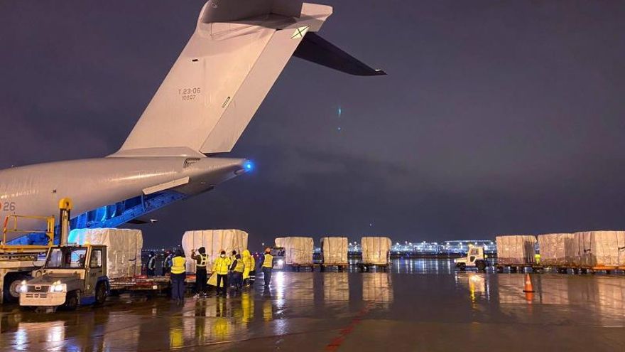 Airbus A400M fletado por el Ejército del Aire con destino a Shanghai para recoger material sanitario en la ciudad china.