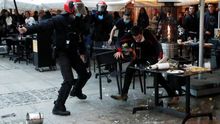 El Casco Viejo de Pamplona fue escenario de varios incidentes el pasado fin de semana al enzarzarse varios jóvenes que protestaban contra la situación del preso de ETA Patxi Ruiz con algunos ciudadanos que les han increpado.