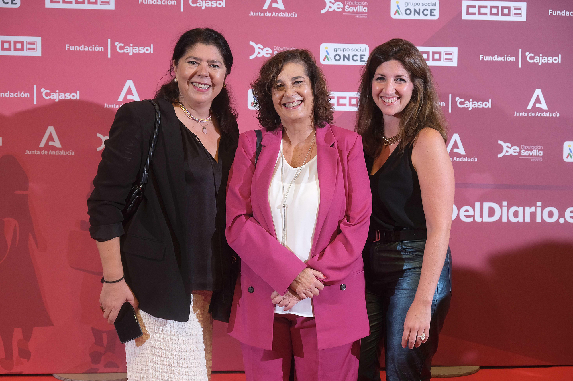 La directora comercial de elDiario.es Andalucía, Pilar Aquino, en el centro, junto a Carmen Gonzaga y María de Pablo de Medios y Más