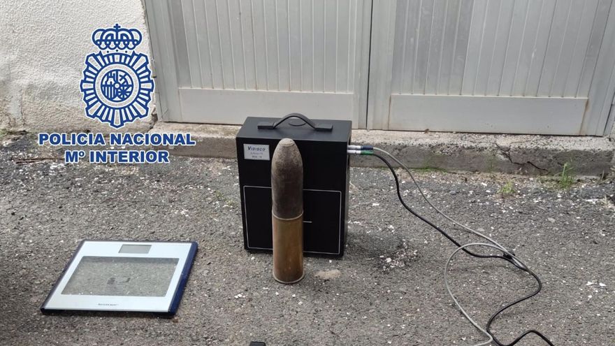 Retirados tres explosivos de una vivienda en Las Palmas de Gran Canaria