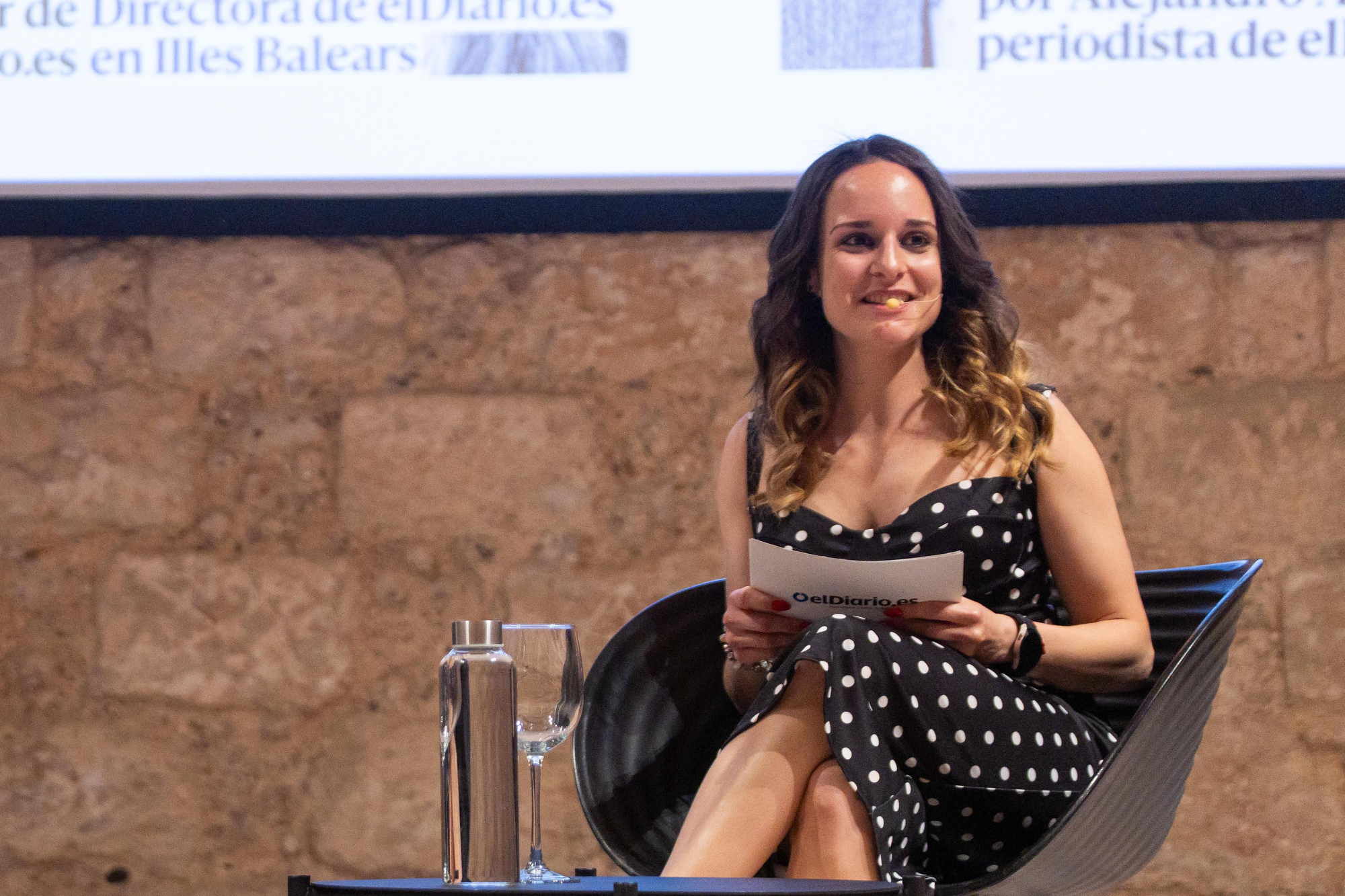 Angy Galvín, durante el encuentro con los socios y socias del archipiélago.