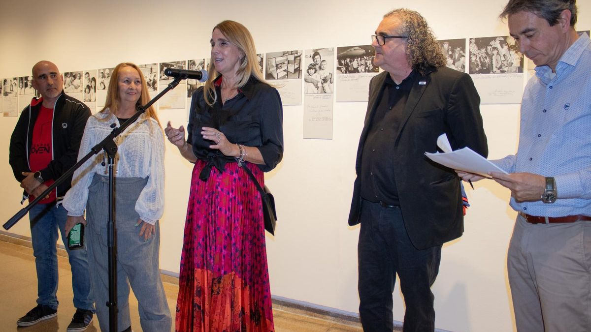 Sonia Cunliffe en la inaguración de la exposición.