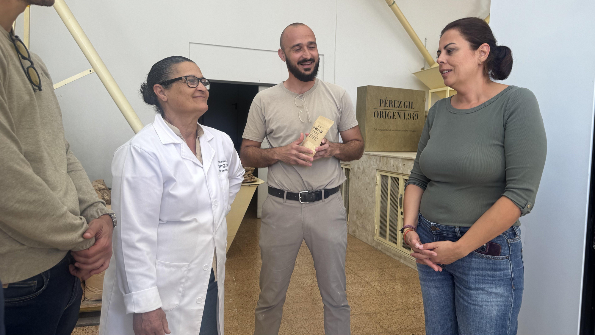 Visita de la consejera de Desarrollo Económico del Cabildo de Gran Canaria este jueves al Molino Pérez Gil, en el municipio de Santa Lucía de Tirajana.