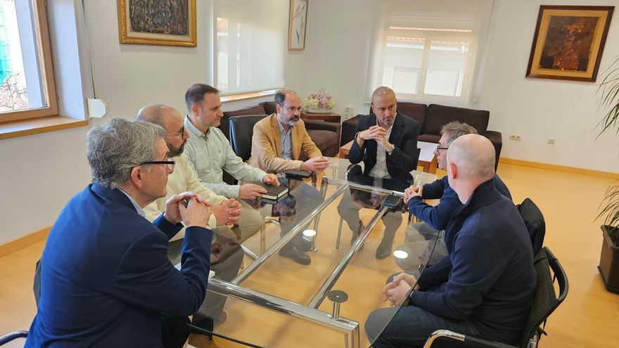 Reunión Ayuntamiento de Torrelavega y comité de empresa de Solvay.