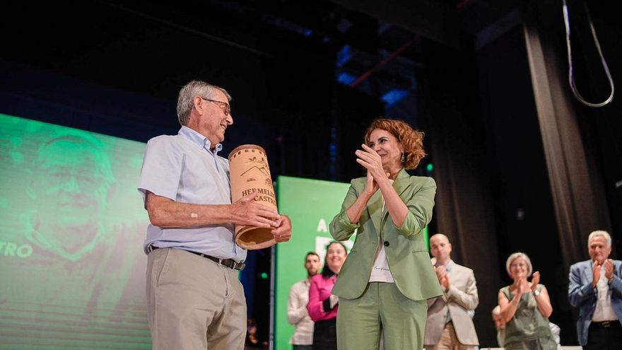 María Jesús Montero y Miguel Delibes, este sábado en Salteras (Sevilla)