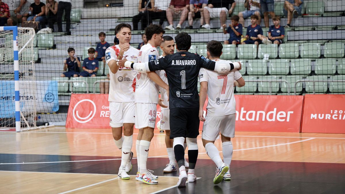 ElPozo celebra uno de sus goles