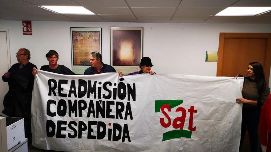 La Junta de Andalucía pide 5 años de cárcel para tres activistas que ocuparon un edificio público contra un despido