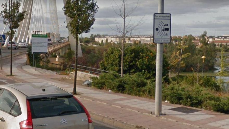 El radar del puente Real en Badajoz sí está señalizado