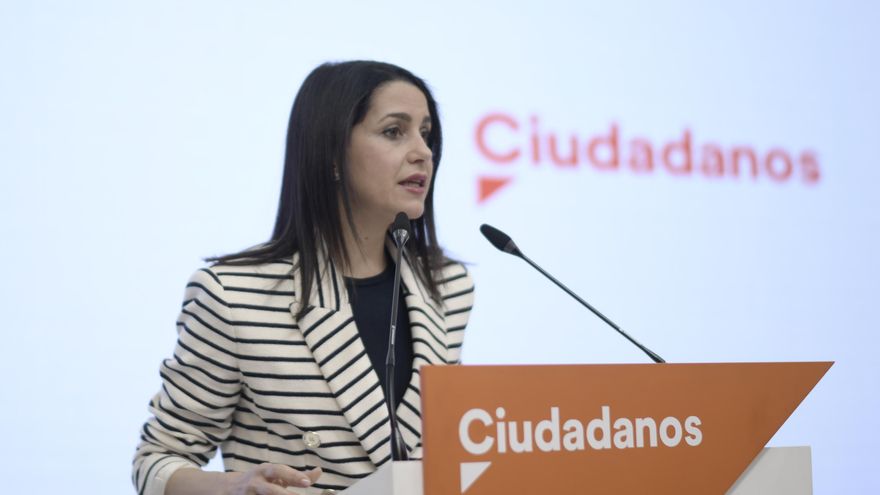 La presidenta de Ciudadanos, Inés Arrimadas, durante una rueda de prensa en la sede del partido en Madrid.