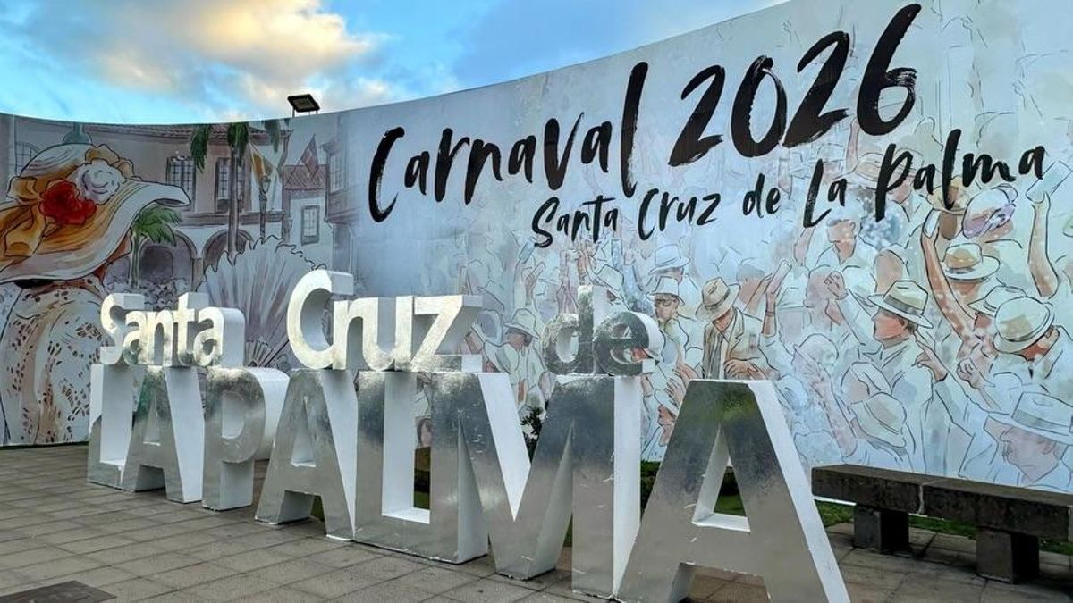 El cartel  del  kilómetro 0 de la capital ya da la bienvenida al Carnaval  2026