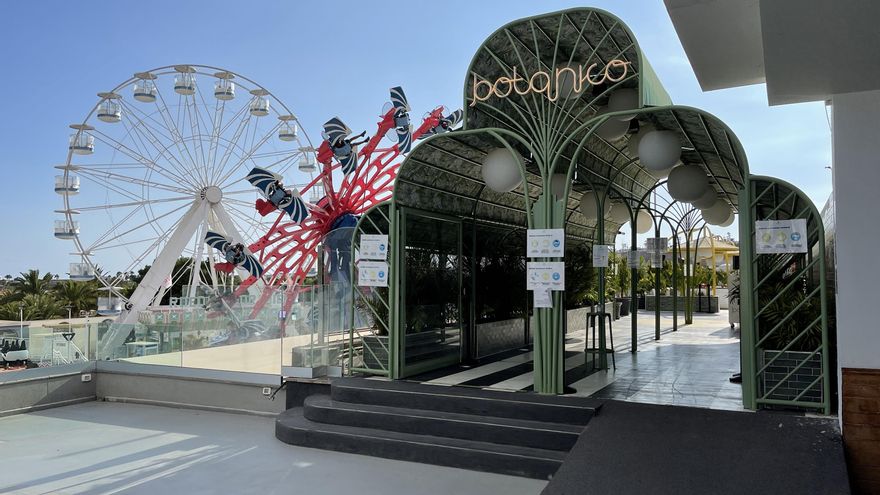 Terraza Botánico, en el parque de atracciones Holiday World