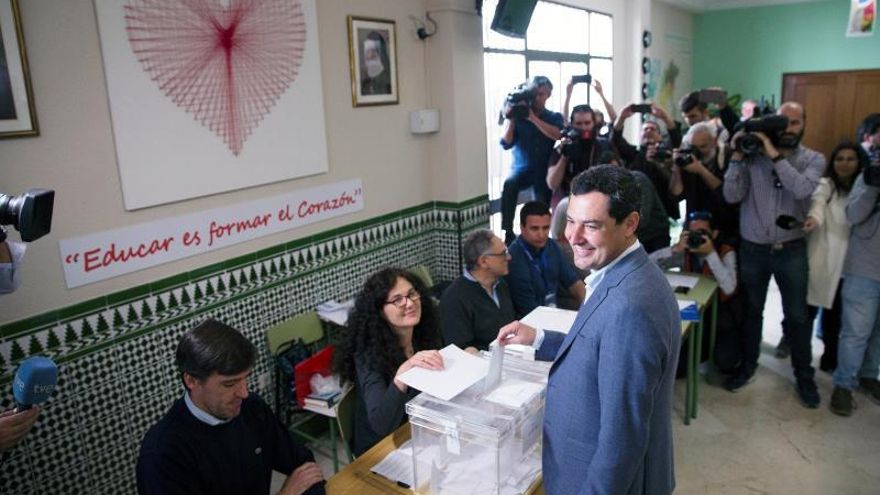 Juanma Moreno apela a la movilización porque "nos jugamos" el futuro del país