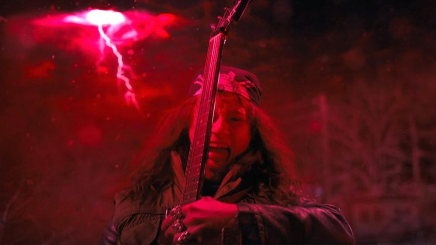 Joseph Quinn, Eddie Munson en 'Stranger Things', habla de su momentazo en el final de la temporada 4