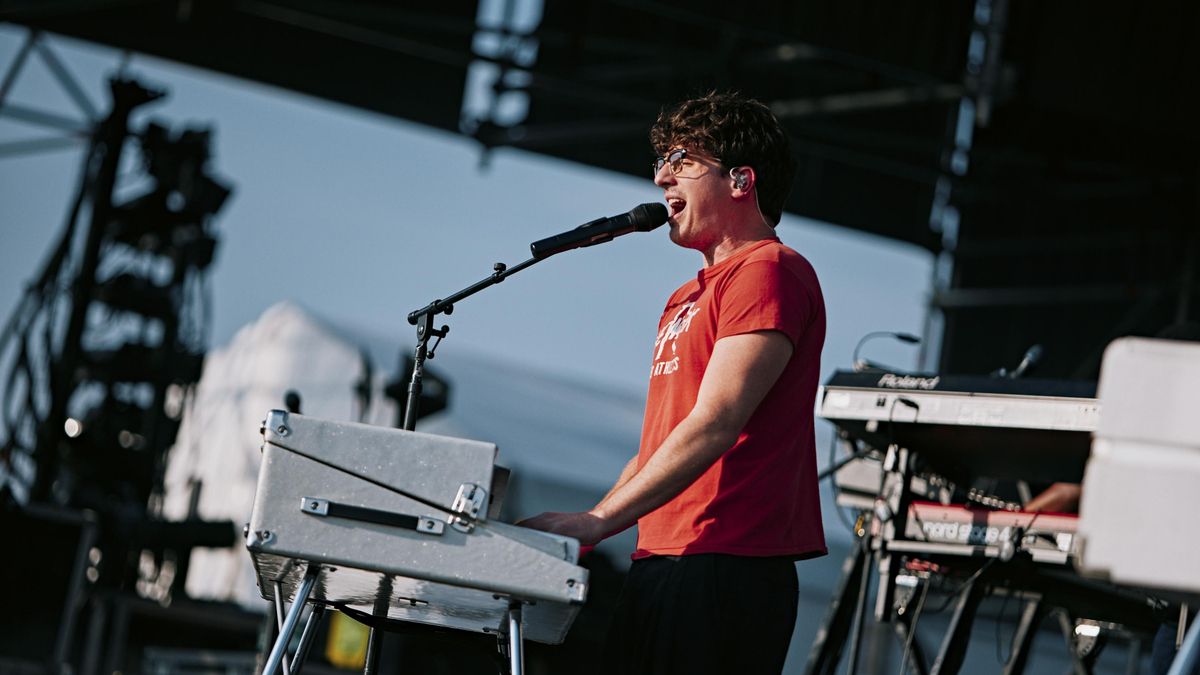 Charlie Puth, un "artista más grande"