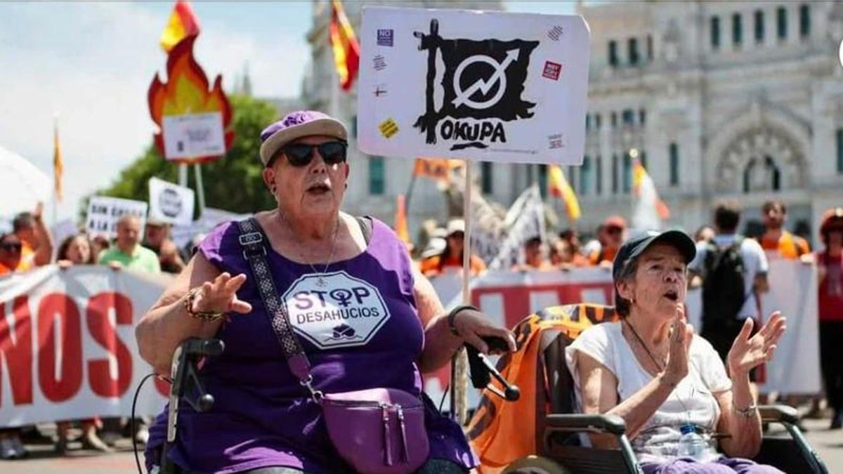 La movilización social logra una nueva suspensión del desahucio de la activista Paca Blanco