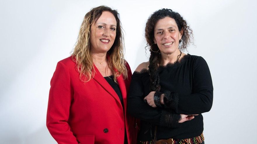 Carmen Martín (IU) y Mónica Rodero (Podemos), candidatas de la confluencia de izquierdas en Cantabria.
