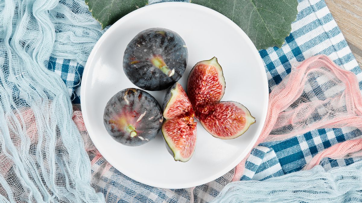⁠Higos con nueces, queso o rúcula: tres ensaladas para disfrutar una de las frutas más saciantes del verano