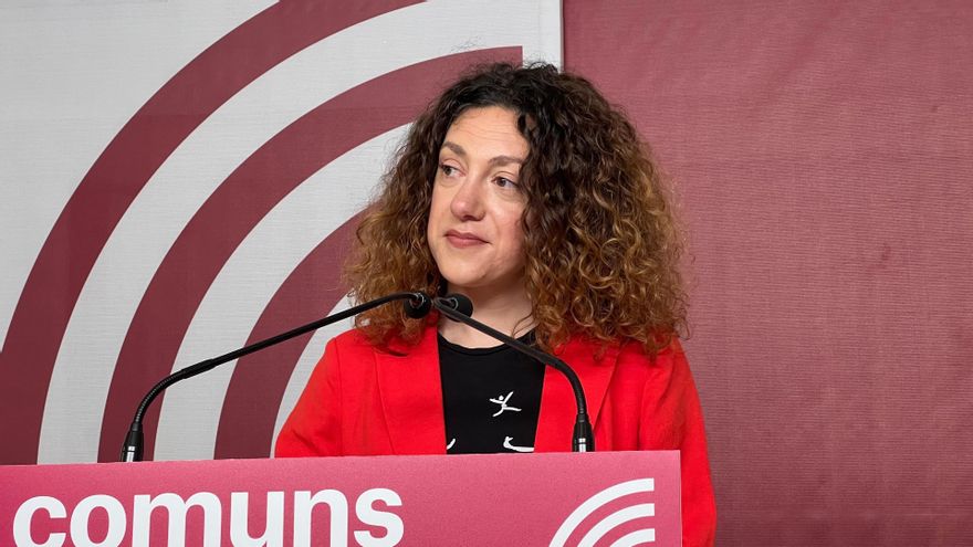 La portavoz de los Comuns y diputada en el Congreso, Aina Vidal, en una rueda de prensa desde la sede del partido