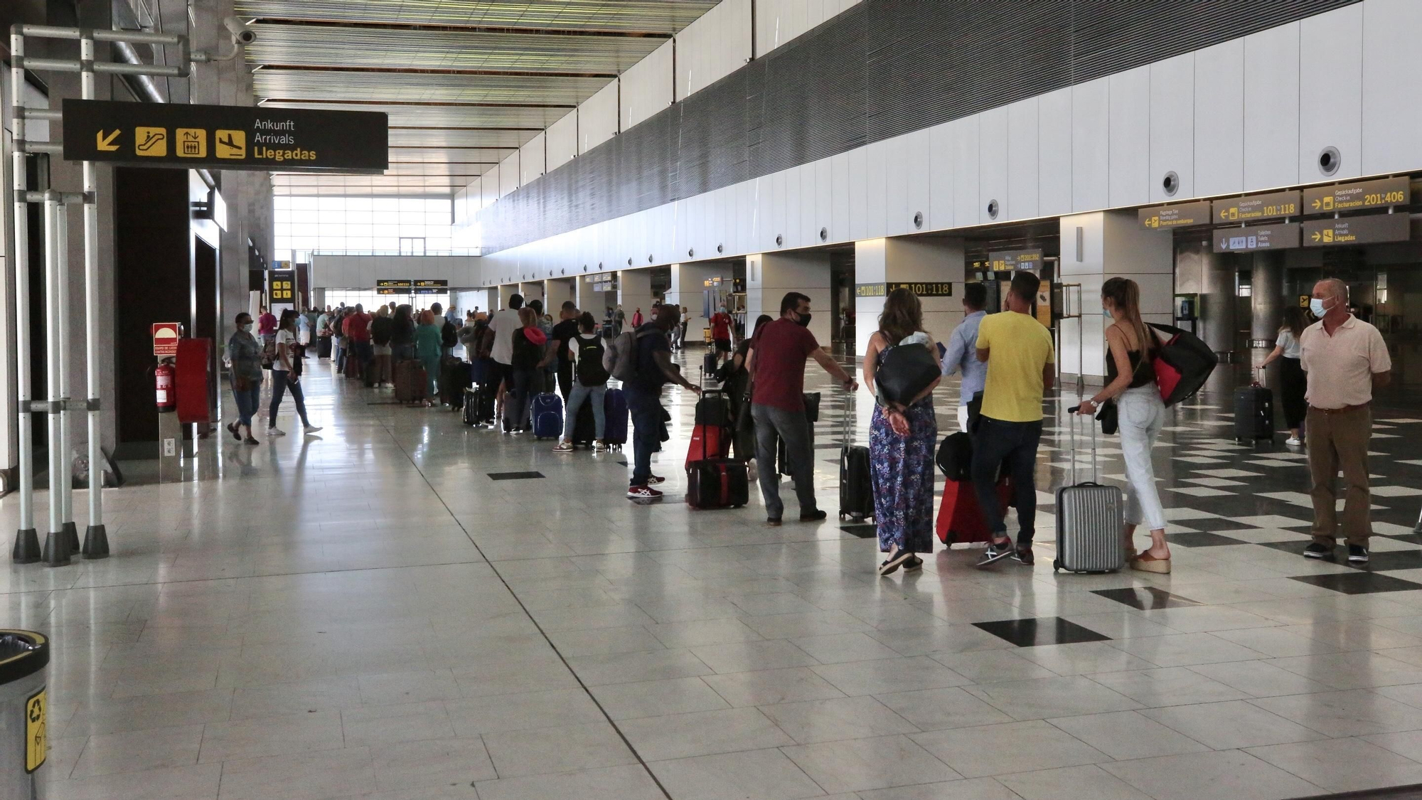 Canarias recibe los primeros visitantes internacionales tras el estado de alarma.