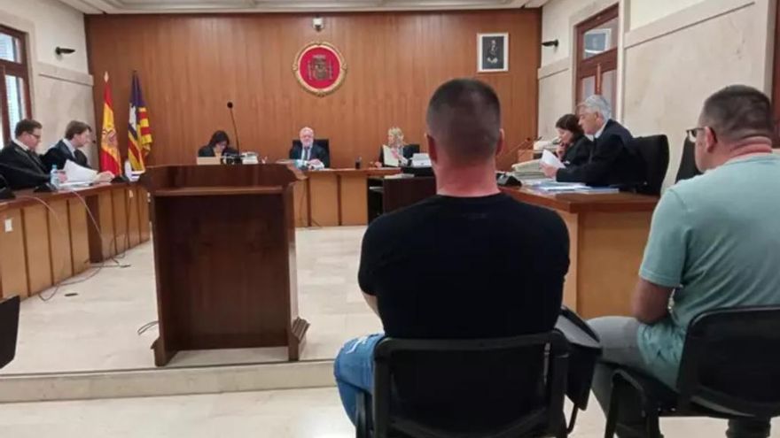 Detenen el pare i l'oncle d'una menor per obligar-la a gravar-se per exculpar-los d'abusar-ne sexualment a Palma