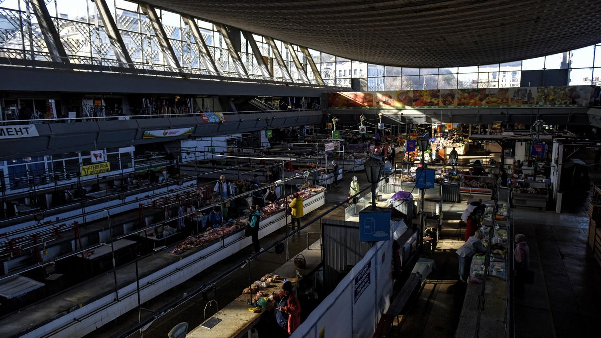 El Mercado de Zhytniy Market, en Kiev, el 1 de noviembre de 2022