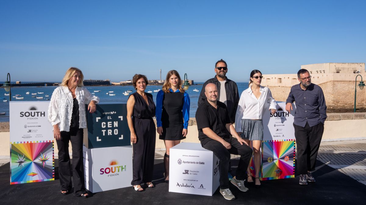 El equipo de 'El Centro', pasando por el photocall de Cádiz