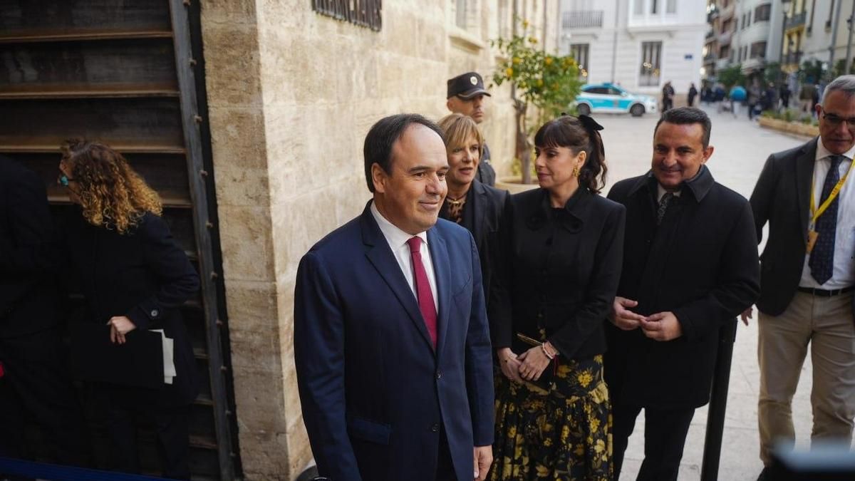 El PSPV pide explicaciones sobre el trabajo realizado por la pareja de Pérez Llorca en la Diputación de Valencia
