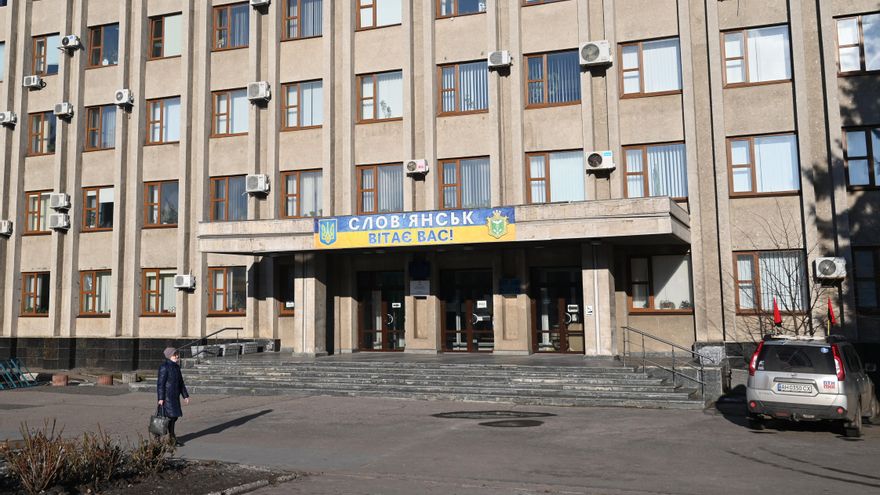 Vista general del Ayuntamiento en la ciudad de Slaviansk, en la región del Donbás, en una imagen de archivo