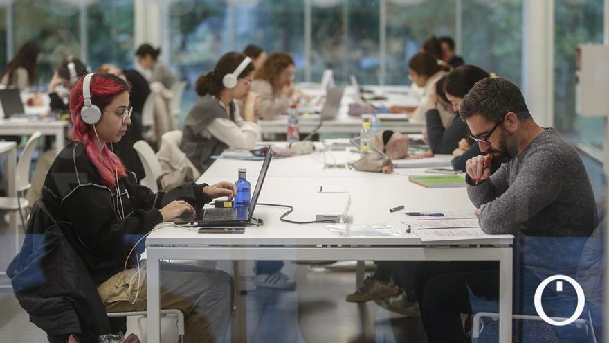 Guía de bibliotecas en Córdoba para el verano: servicios, horarios y las dos que abren hasta la madrugada