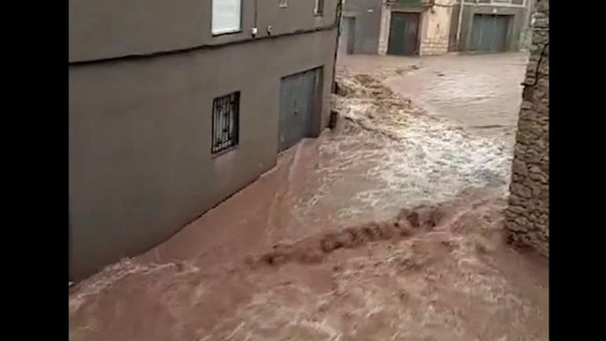 La Generalitat alerta a los ciudadanos de Castellón para que no salgan de casa y se refugien en "zonas altas"