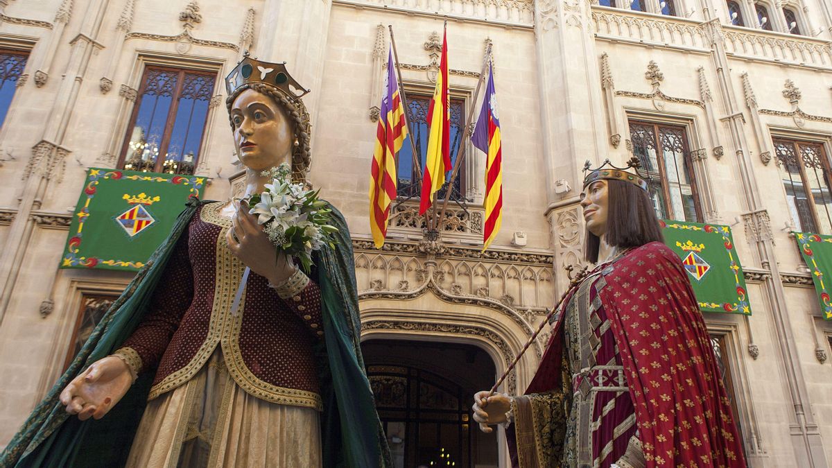 Los Gigantes del Consell Insular de Mallorca salieron a bailar en 2012 con motivo de la celebración de la Diada de Mallorca.