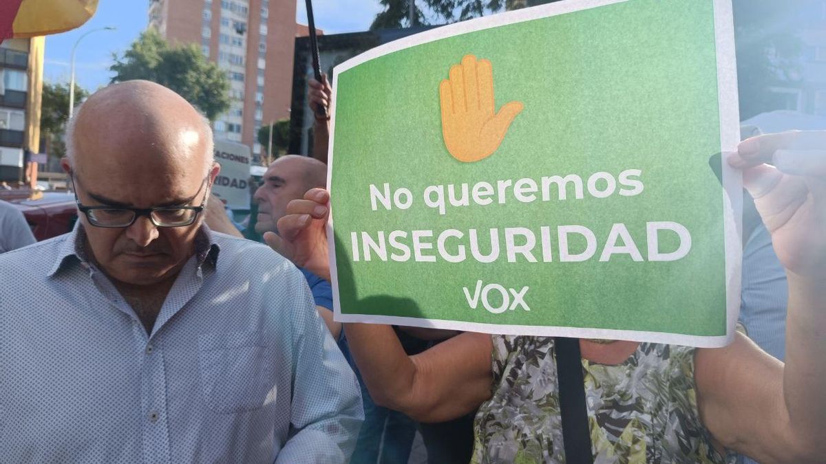 Vox banner in Hortaleza concentration