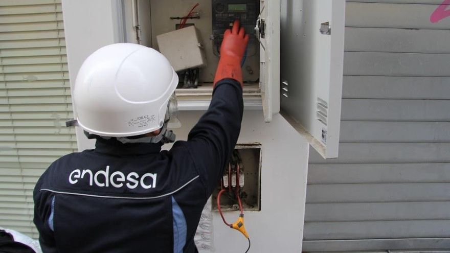 La auditoría de la Junta concluye que los cortes de luz en barrios obreros de Sevilla no se deben a la falta de potencia en la red